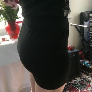 🌱 Black Mini Pencil Skirt 🌱